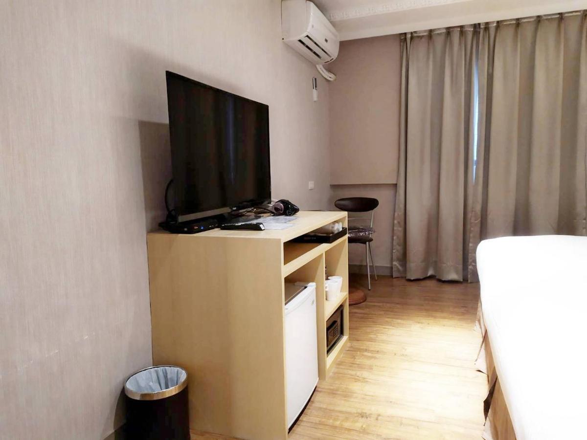 Simple Life Kaohsiung Hotel Екстериор снимка