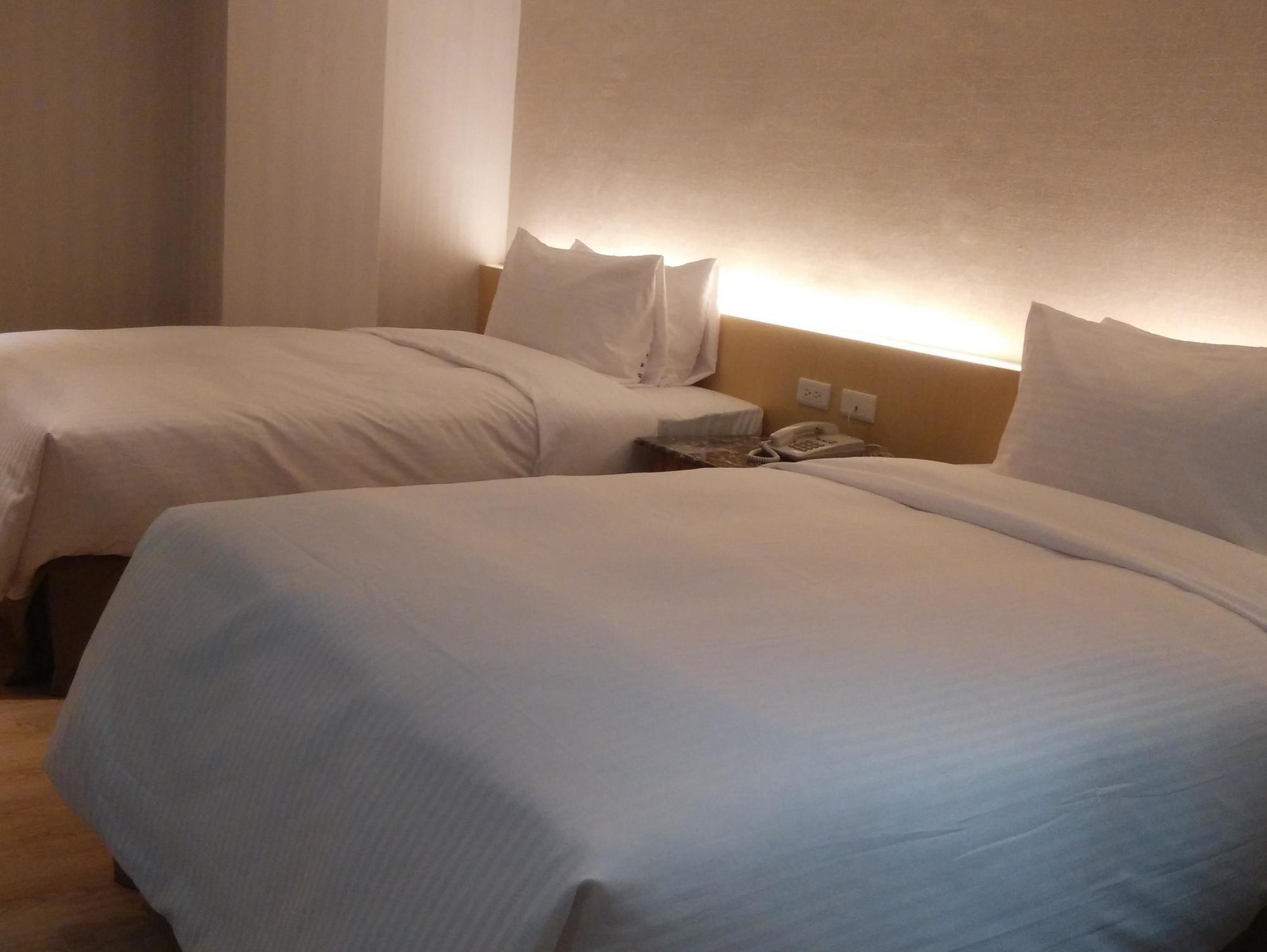 Simple Life Kaohsiung Hotel Екстериор снимка