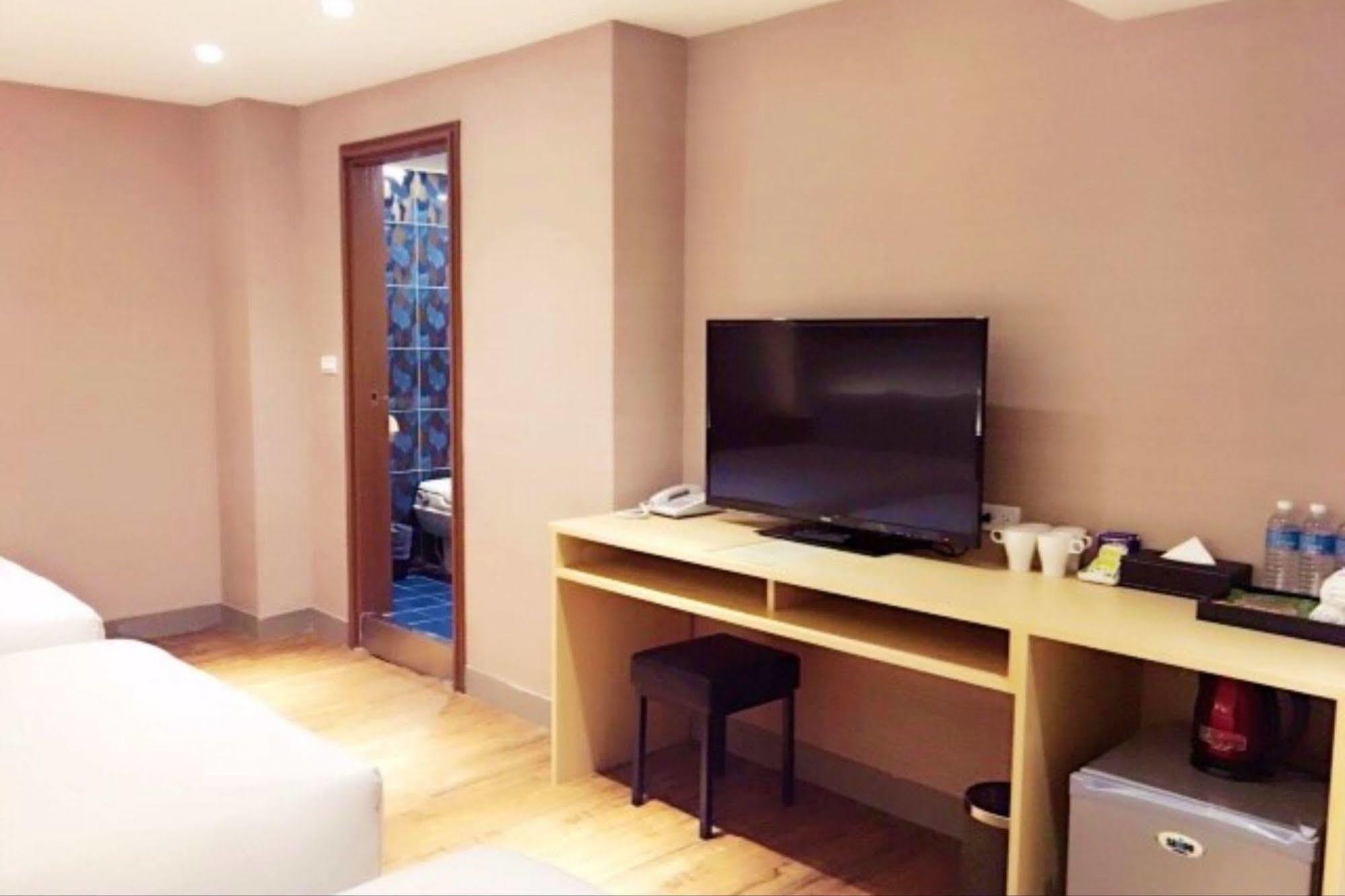 Simple Life Kaohsiung Hotel Екстериор снимка