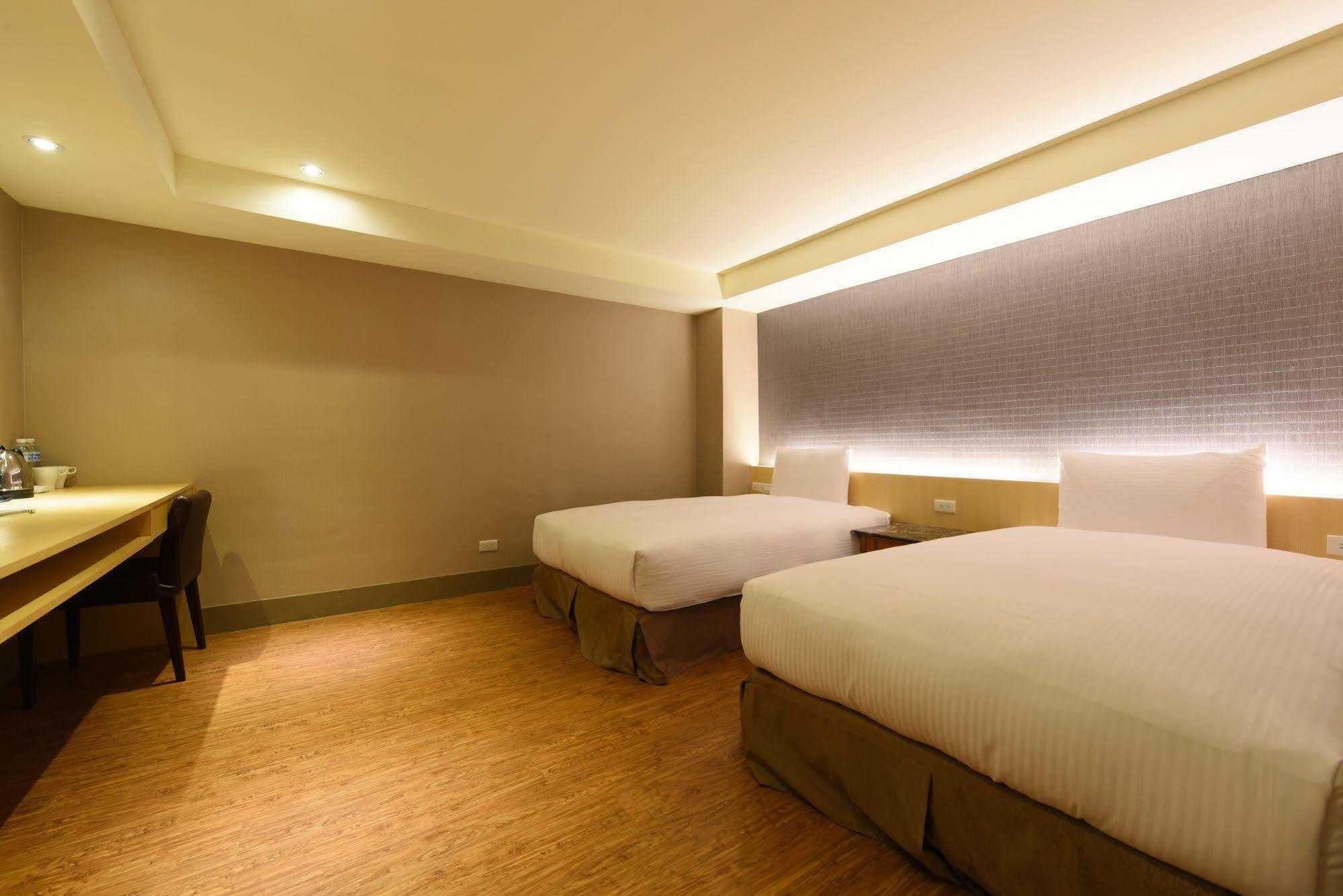 Simple Life Kaohsiung Hotel Екстериор снимка