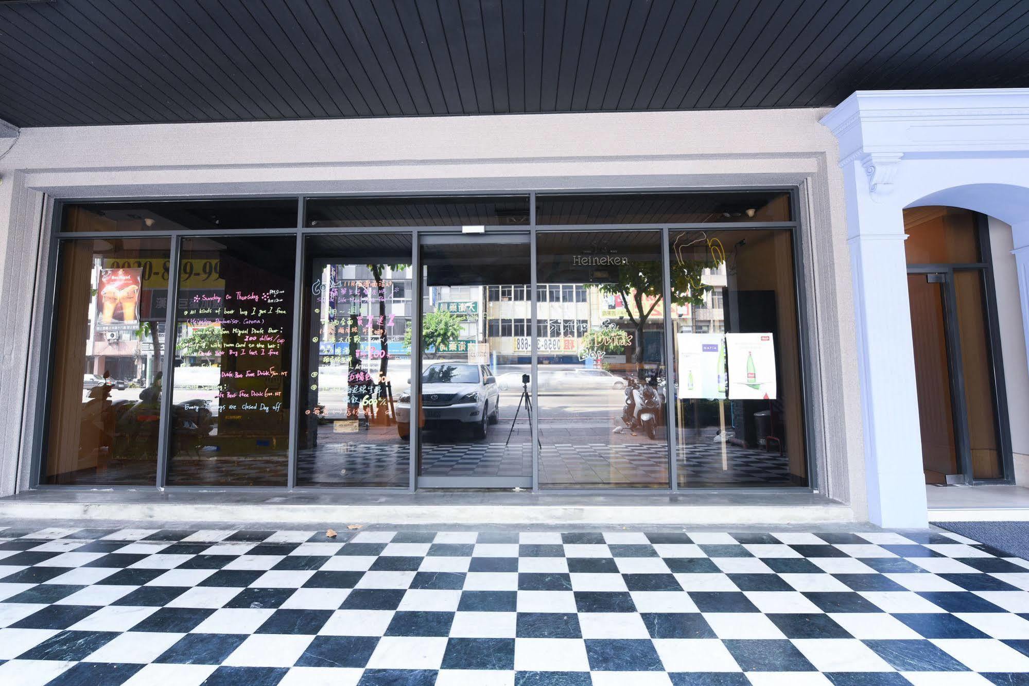 Simple Life Kaohsiung Hotel Екстериор снимка